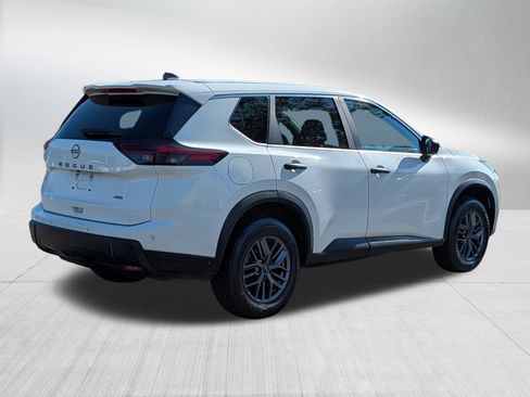 Used 2024 Nissan Rogue S AWD/4WD image 7