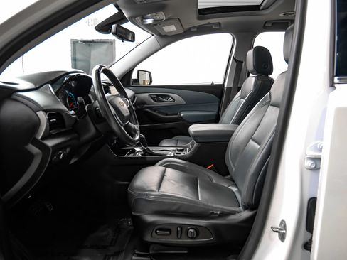 Used 2018 Chevrolet Traverse LT FWD image 44