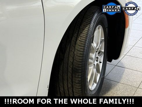 Used 2024 Chrysler Pacifica Touring-L image 12