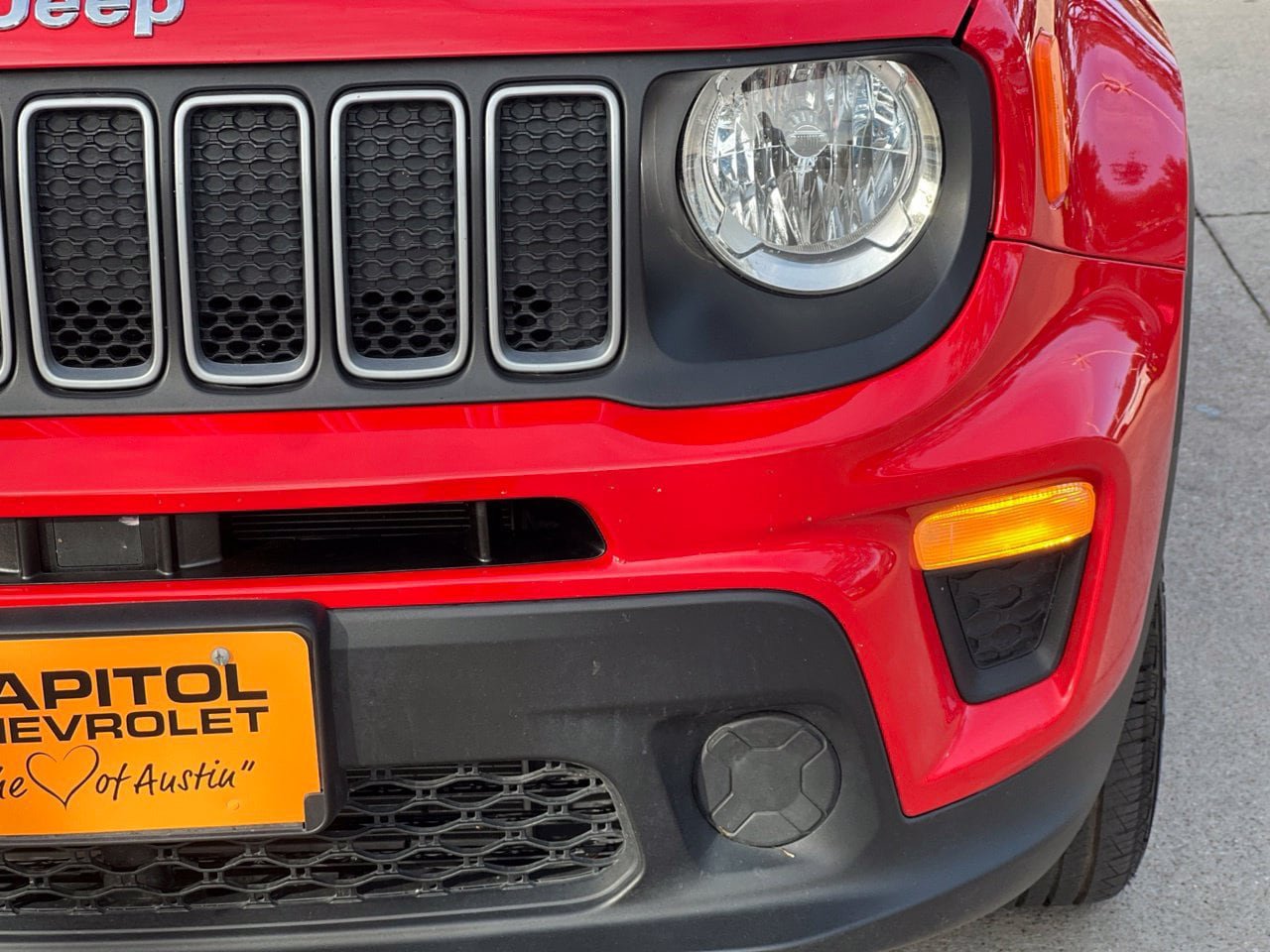 Used 2023 Jeep Renegade Latitude AWD/4WD image 9