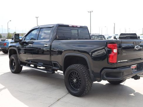 Used 2023 Chevrolet Silverado 2500 High Country AWD/4WD image 4