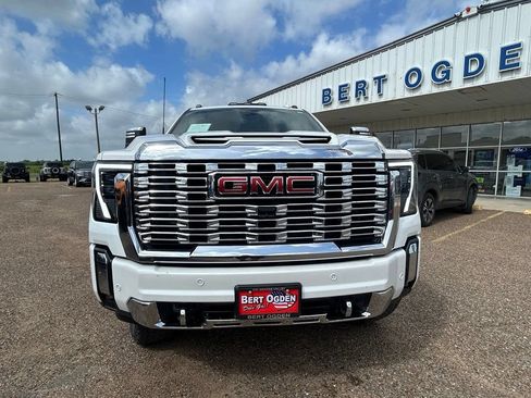 Used 2024 GMC Sierra 2500 Denali w/ Denali Reserve Package AWD/4WD image 2