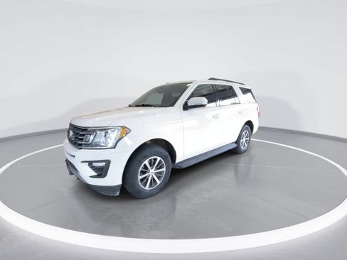 Used 2019 Ford Expedition XLT w/ Equipment Group 201A AWD/4WD image 4