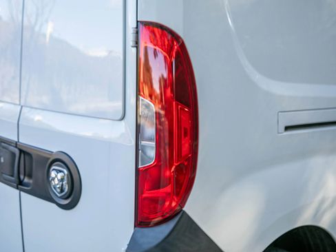 Used 2021 RAM ProMaster City Tradesman image 9