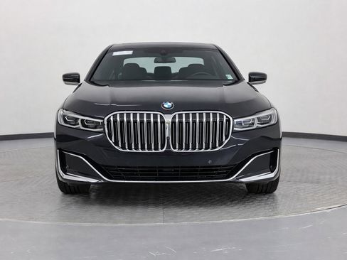 Certified 2022 BMW 750i xDrive w/ Luxury Rear Seating Package image 31