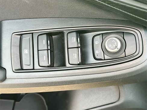 Used 2023 Subaru Crosstrek 2.0i Premium image 17