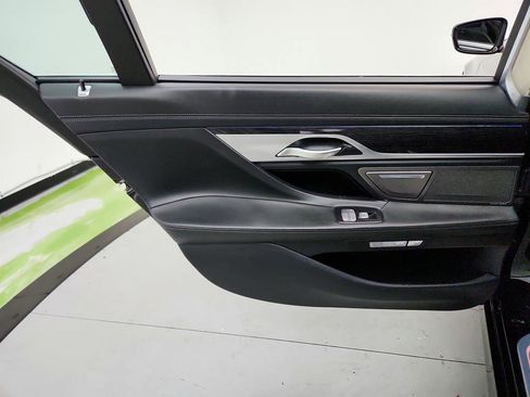 Used 2017 BMW 740i RWD image 26