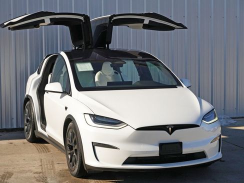 Used 2022 Tesla Model X image 57