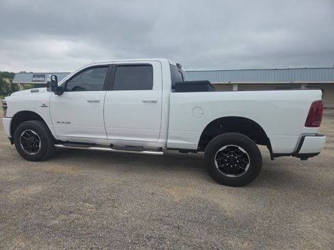 Used 2025 RAM 2500 Laramie AWD/4WD image 6