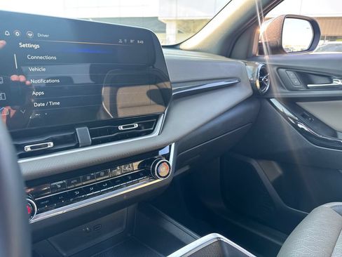 Used 2025 Chevrolet Equinox LT w/ Convenience Package II FWD image 18