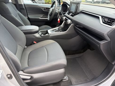 Certified 2021 Toyota RAV4 LE FWD image 24