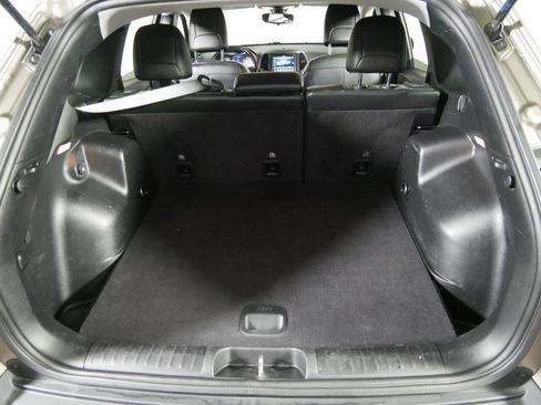 Used 2021 Jeep Cherokee Trailhawk w/ Trailer Tow Group image 18