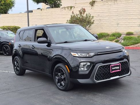 Used 2020 Kia Soul S FWD image 3