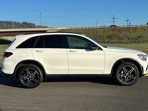 Used 2022 Mercedes-Benz GLC 300 GLC 300 image 2