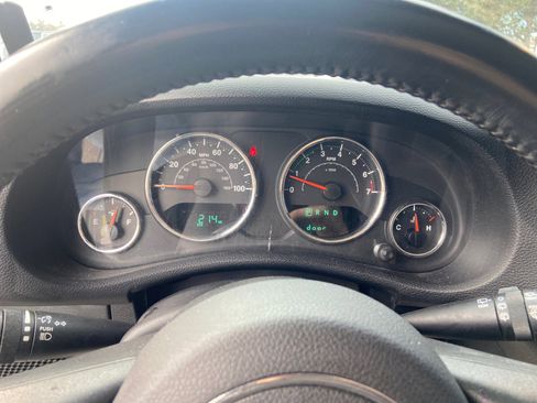 Used 2018 Jeep Wrangler Unlimited Sport S image 10