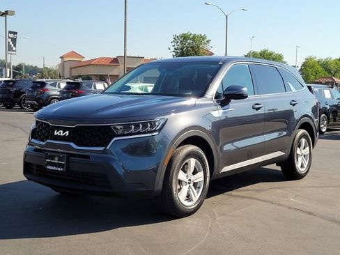 Certified 2023 Kia Sorento LX AWD/4WD image 10