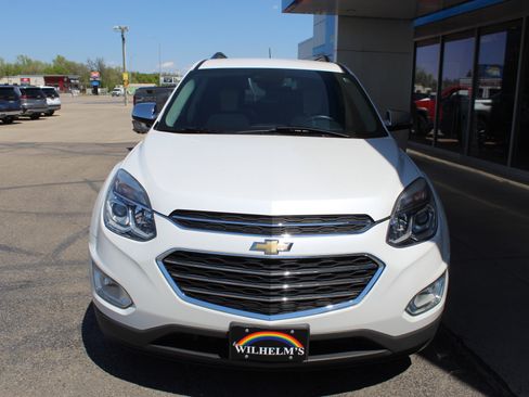 Used 2017 Chevrolet Equinox Premier w/ Enhanced Convenience Package AWD/4WD image 5