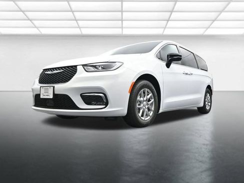 New 2026 Chrysler Pacifica Select image 20