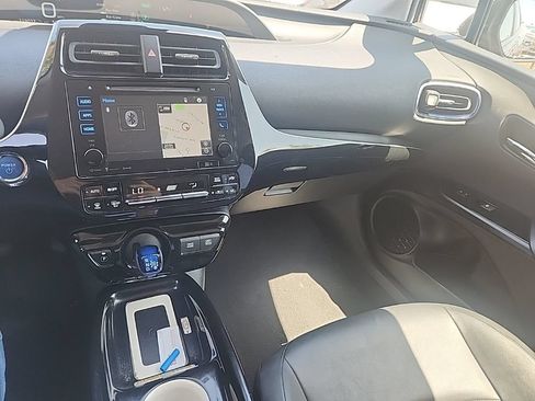 Used 2016 Toyota Prius Three Touring w/ Preferred Accessory Package FWD image 14