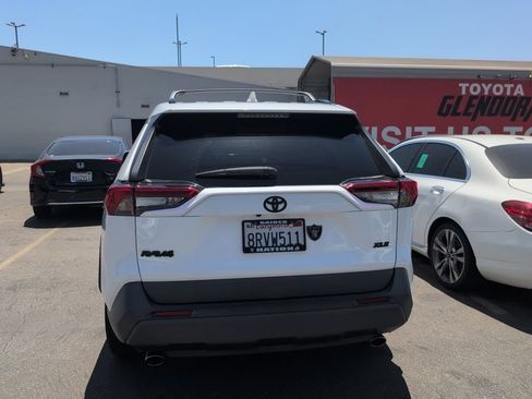 Used 2020 Toyota RAV4 XLE w/ All Weather Liner Package FWD image 5