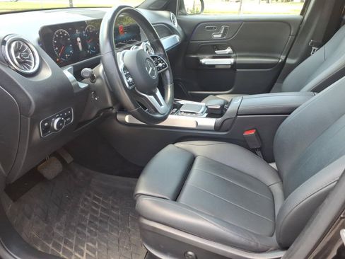 Used 2023 Mercedes-Benz GLB 250 4MATIC image 11