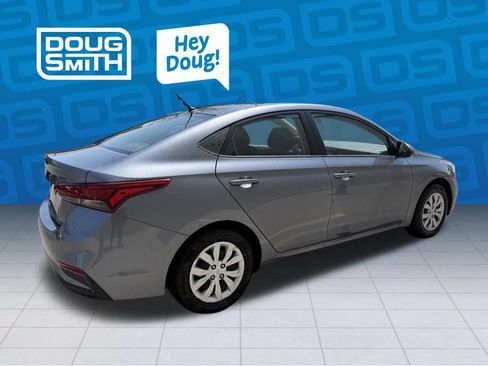 Used 2019 Hyundai Accent SE FWD image 4