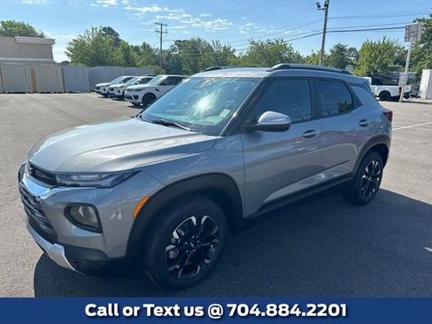 Used 2023 Chevrolet TrailBlazer LT FWD image 1