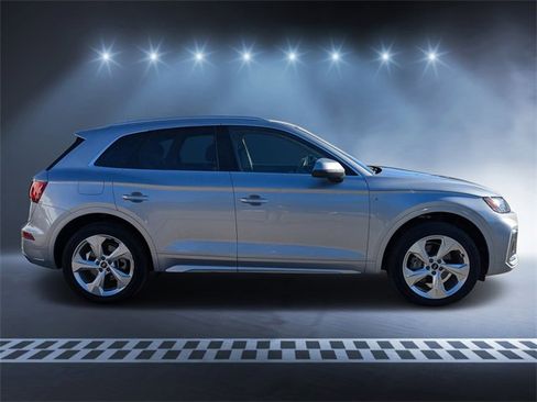 Used 2022 Audi Q5 2.0T Premium Plus w/ Premium Plus Package image 2