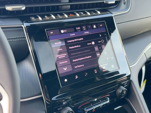 New 2025 Jeep Grand Cherokee Laredo X image 23