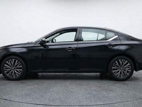 Used 2025 Nissan Altima 2.5 SV image 5