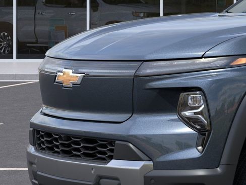 New 2025 Chevrolet Silverado EV LT image 36
