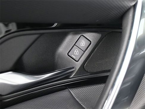 Used 2023 Land Rover Discovery Sport S R-Dynamic image 21