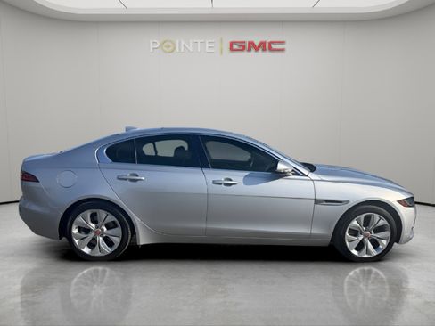 Used 2020 Jaguar XE S image 7