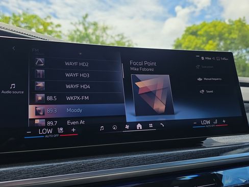 Used 2023 BMW 740i RWD image 30