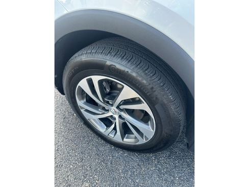 Used 2023 Buick Envision Essence image 9