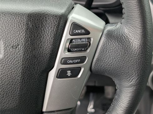 Used 2020 Nissan Titan SV w/ SV Convenience Package AWD/4WD image 22