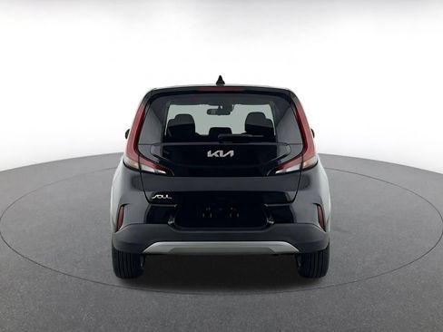 Used 2025 Kia Soul LX w/ LX Technology Package FWD image 8
