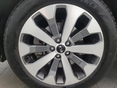 Used 2020 Kia Telluride EX w/ EX Premium Package FWD image 31