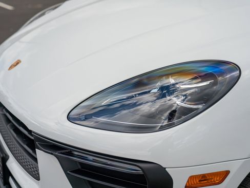 Certified 2026 Porsche Macan AWD/4WD image 30