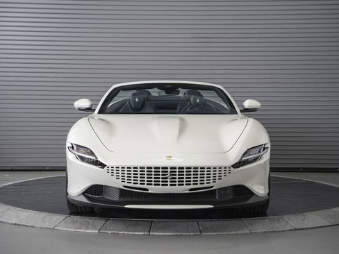 Used 2025 Ferrari Roma Spider image 8