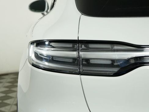 New 2026 Porsche Macan image 12