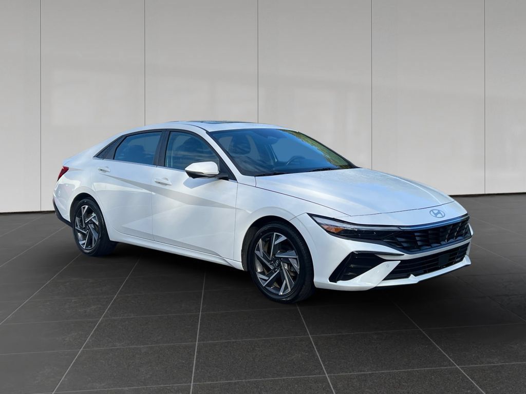 Used 2024 Hyundai Elantra Limited FWD image 7