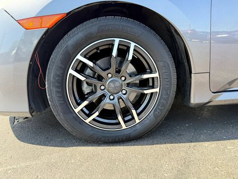 Used 2018 Honda Civic LX image 40