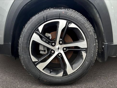 Used 2024 Chevrolet Trax RS image 25