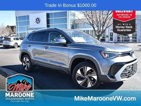 Certified 2025 Volkswagen Taos SE image 1