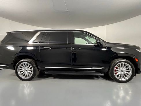 Used 2022 Cadillac Escalade ESV Premium Luxury image 8