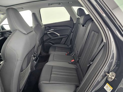 Used 2025 Audi Q5 Premium Plus w/ Premium Plus AWD/4WD image 16