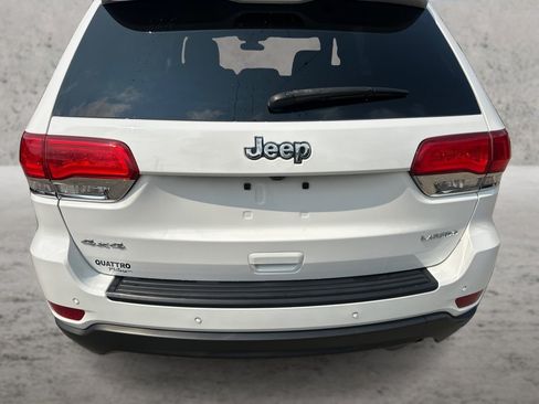 Used 2018 Jeep Grand Cherokee Laredo AWD/4WD image 14