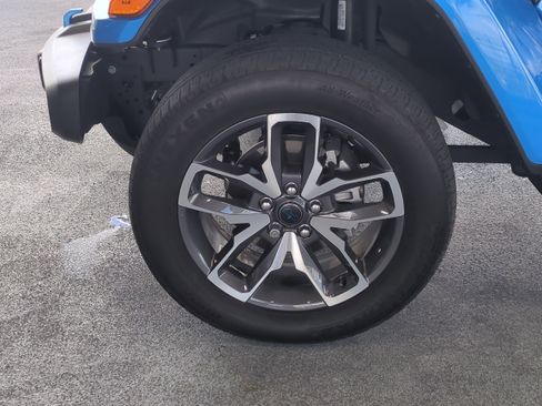 Used 2024 Jeep Wrangler Sport S w/ Convenience Group image 11