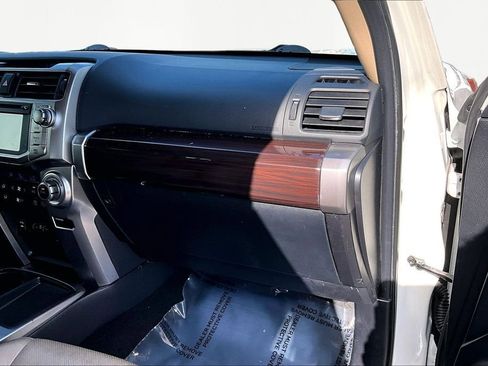 Used 2014 Toyota 4Runner Limited image 17
